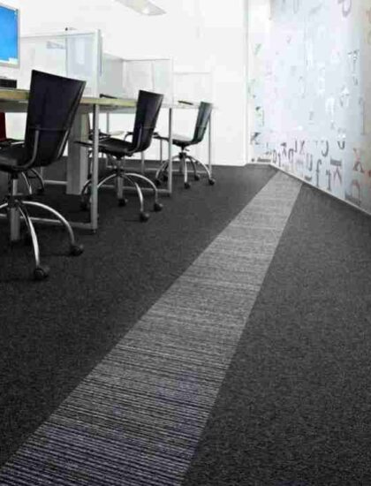 Укладка, монтаж ковролина в офисе