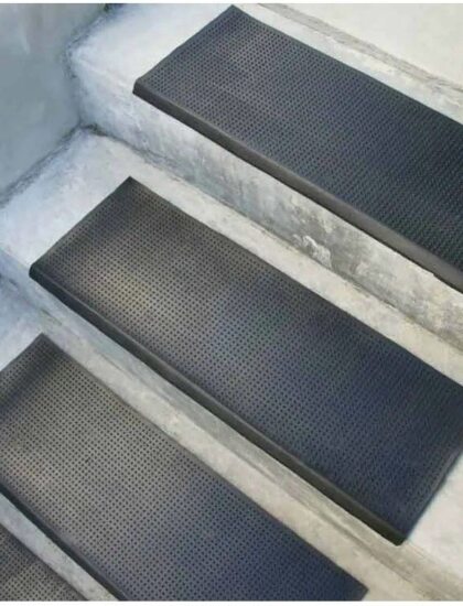 0.25м*0.75м Резиновые накладки на ступени с загибом