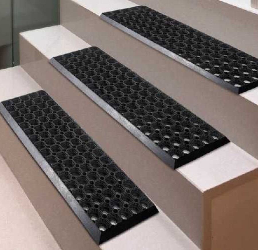 0.25м*0.75м Резиновые накладки на ступени Решетка без загиба 25см * 75см