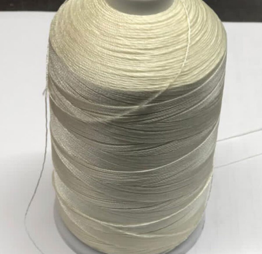 Лавсановая нить для оверлока Вторичная слоновая кость