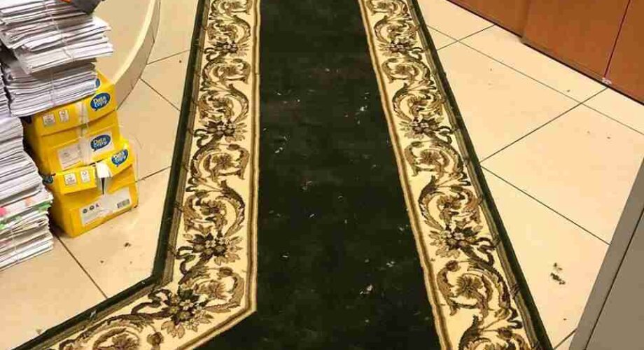 Монтаж ковровой дорожки в административном здании или в офисе