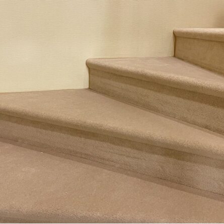 Спецмонтаж лестничного марша в коттеджном поселке Токкари-Лэнд