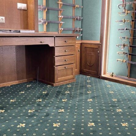 Монтаж коврового покрытия в рабочем кабинете г. Киржач