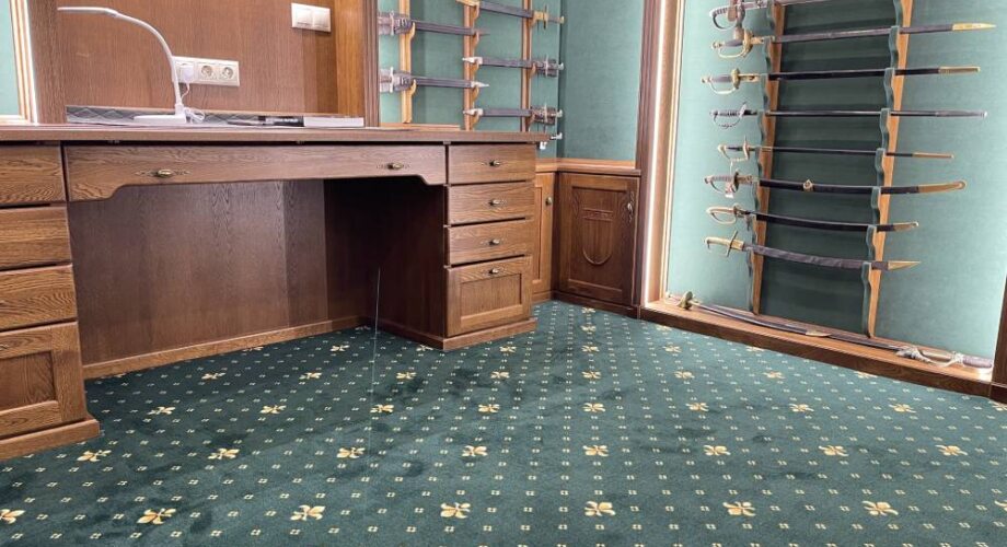 Монтаж коврового покрытия в рабочем кабинете г. Киржач