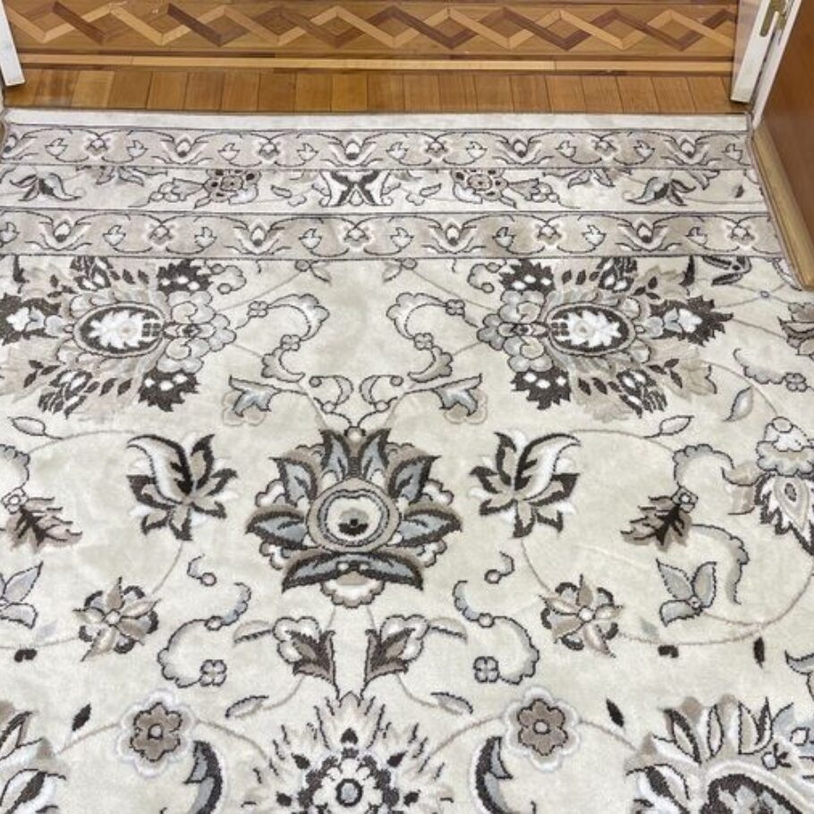 Монтаж, укладка и оверлок ковра