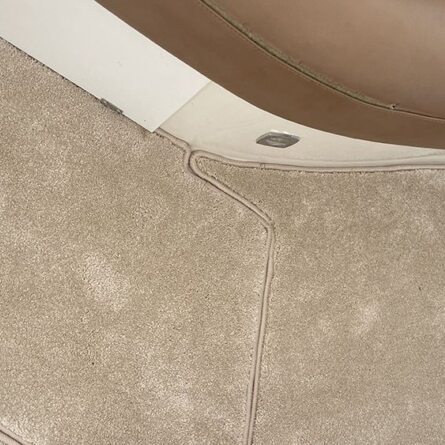 Укладка и оверлок коврового покрытия на яхте. Клязменское водохранилище