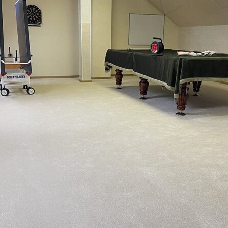 Демонтаж старого коврового покрытия и спецмонтаж нового ковровоного покрытия Mare