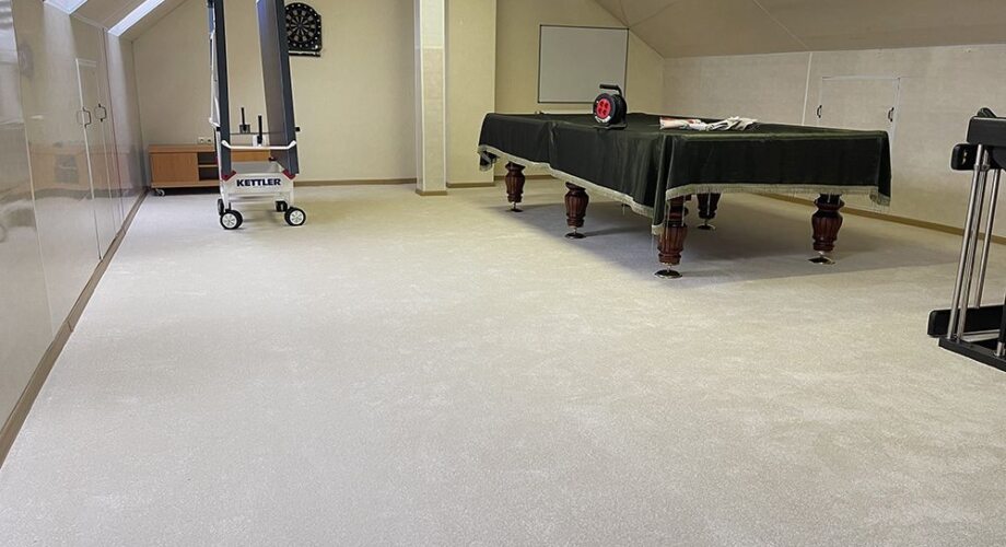 Демонтаж старого коврового покрытия и спецмонтаж нового ковровоного покрытия Mare