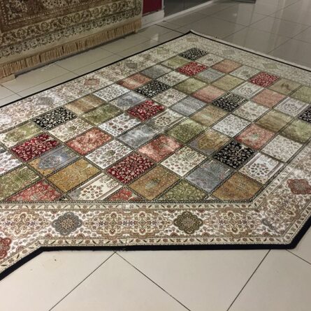 Идеальное решение для уютного камина: индивидуальный ковер нестандартной формы