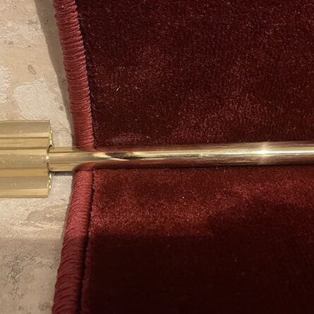 Укладка ковровой дорожки на лестницу в частном доме