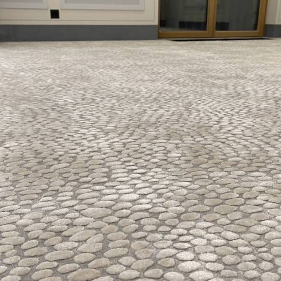 Монтаж и укладка коврового изделия ручной работы