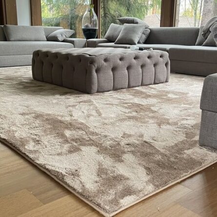 Подбор ковролина, обрезка в размер, оверлок и укладка