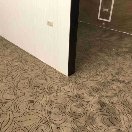 Монтаж коврового покрытия в отеле – даже самые сложные задачи нам по плечу!