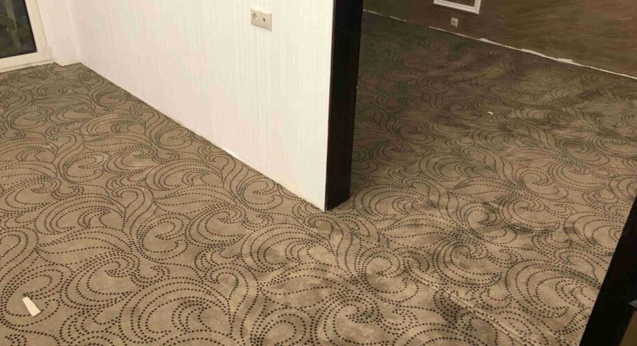 Монтаж коврового покрытия в отеле – даже самые сложные задачи нам по плечу!