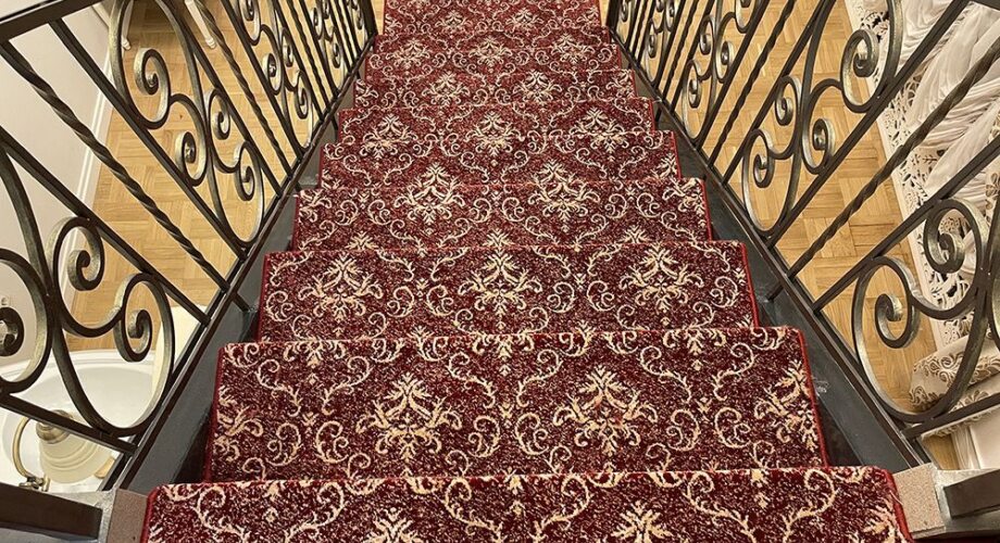 Укладка лестницы ковролином в частном доме: наш успешный проект