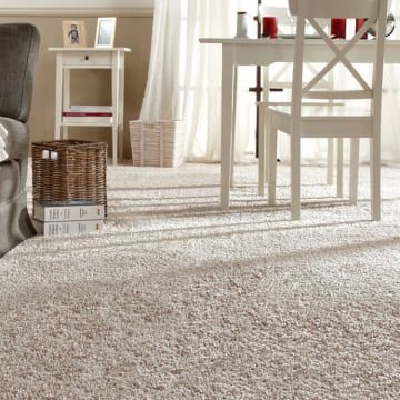 Бежевый ковролин в интерьере