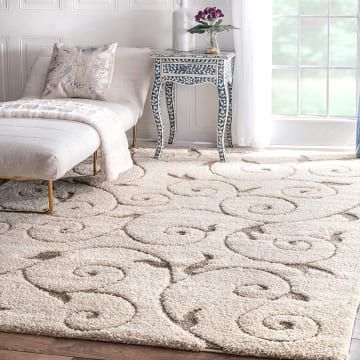 Ковер с цветами в интерьере