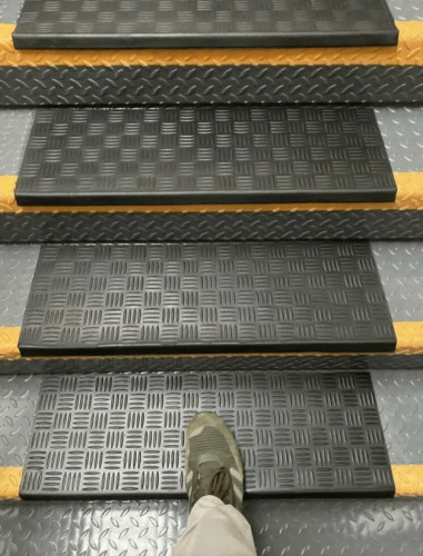 Резиновые накладки на ступени Крестики с загибом фото 2