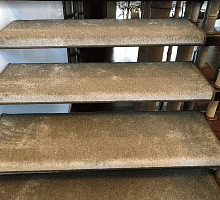 Накладки с загибом на всю ширину ступени