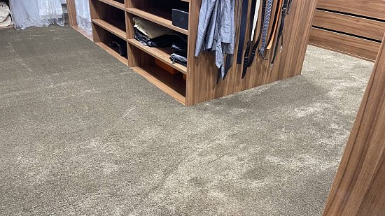 Укладка и монтаж высоковорсного покрытия в гардеробной